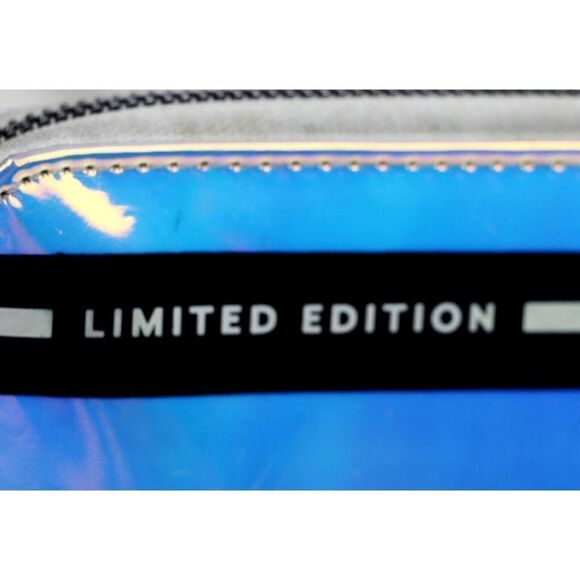 LIMITED EDITION MIRROR SILVER PVC ZIPPER CLUTCH WALLET ID CARD WRISTLET PURSE - Picture 8 of 10